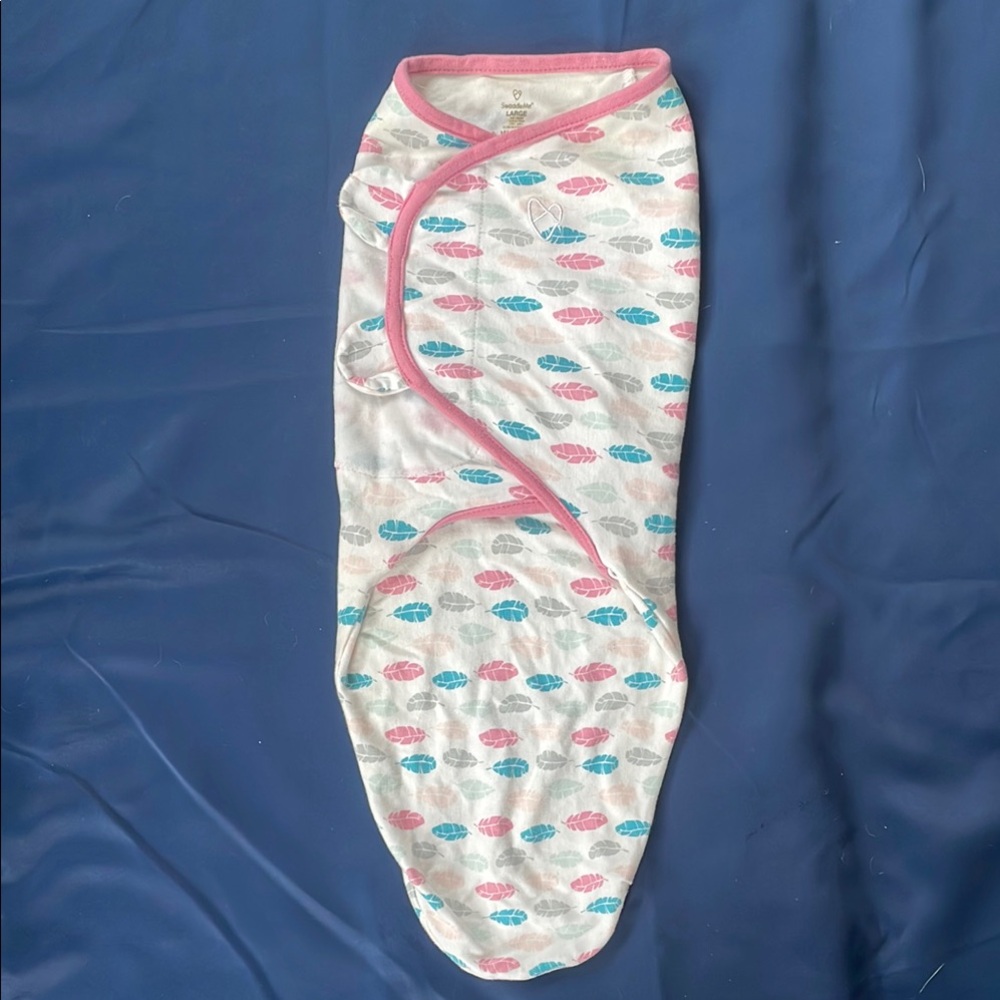 Large swaddleme Velcro swaddle - pink leaf